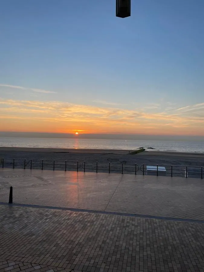 Zeezicht Nautilus Appartement Middelkerke België